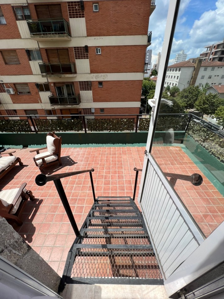 Departamento en Venta Pinamar 2 amb c/cochera y gran balcon
