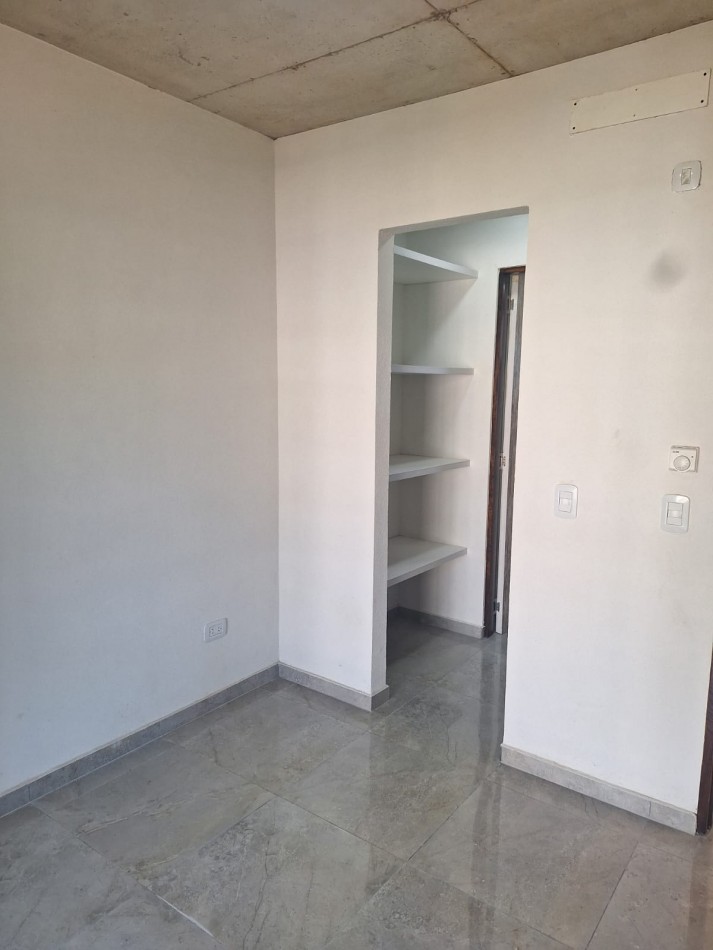 DEPARTAMENTO 2 AMB C/COCHERA Y TERRAZA - Pinamar Centro -