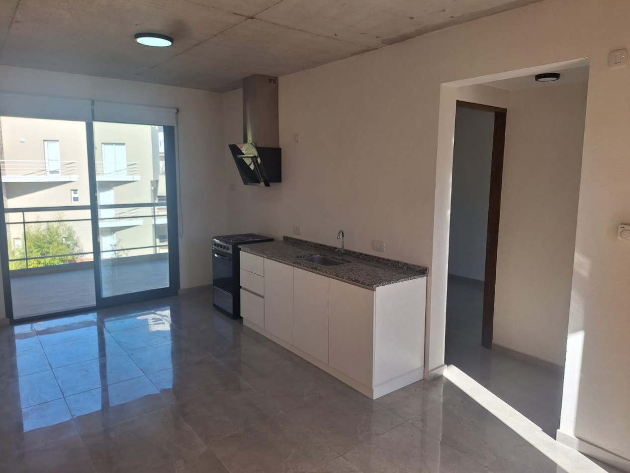 DEPARTAMENTO 2 AMB C/COCHERA Y TERRAZA - Pinamar Centro -