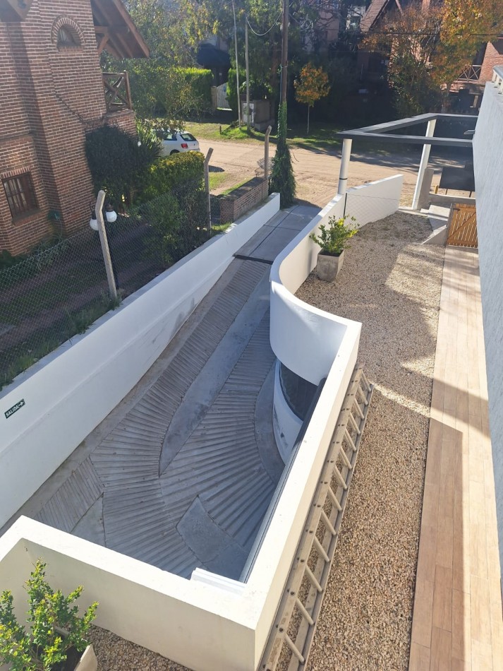 DEPARTAMENTO 2 AMB C/COCHERA Y TERRAZA - Pinamar Centro -