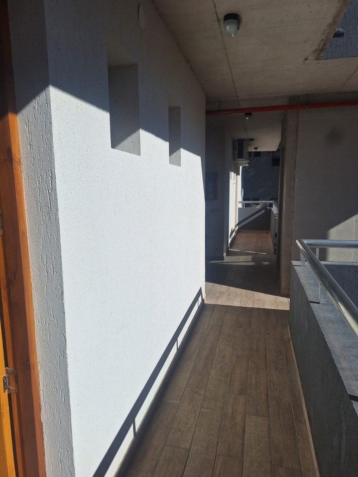 DEPARTAMENTO 2 AMB C/COCHERA Y TERRAZA - Pinamar Centro -