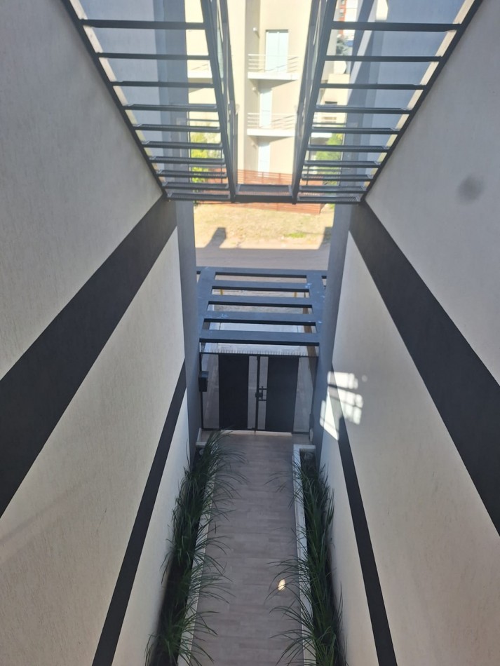 DEPARTAMENTO 2 AMB C/COCHERA Y TERRAZA - Pinamar Centro -
