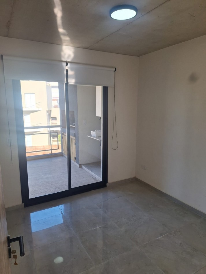 DEPARTAMENTO 2 AMB C/COCHERA Y TERRAZA - Pinamar Centro -