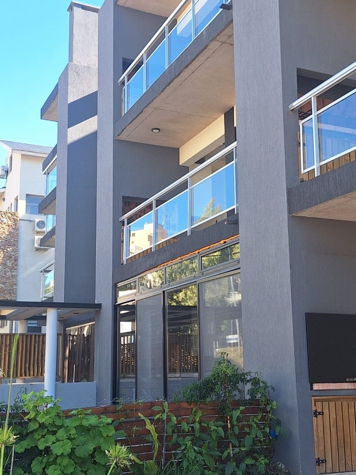 DEPARTAMENTO 2 AMB C/COCHERA Y TERRAZA - Pinamar Centro -