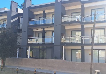 DEPARTAMENTO 2 AMB C/COCHERA Y TERRAZA - Pinamar Centro -